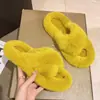 Chinelos peludos de sola grossa para mulheres, novos sapatos de pelúcia da moda outono/inverno 2026, chinelos de algodão estilosos para uso externo