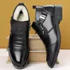 Atacado transfronteiriço novos sapatos masculinos de couro para negócios botas Chelsea de cano baixo zíper texturizado sola macia com veludo quente sapatos masculinos