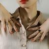 Nuevo anillo de diamantes de temperamento ligero de lujo de moda INS europeo y americano para mujer, de acero inoxidable, oro de 18 quilates, patrón de cuerda, joyería, venta directa