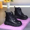 Nova coleção outono/inverno 2025: Botas curtas estilo Martin britânicas, antiderrapantes, com sola plataforma para altura extra e interior espesso forrado com fleece para aquecimento