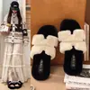 Novidade Outono e Inverno Estilo Francês Chic Chinelos de Pérola e Pelo para Mulheres, Versáteis para Uso Externo, Confortáveis, Sola Grossa, Leves nos Pés, Sapatos Femininos que Aumentam a Altura