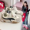 Zapatillas de entrenamiento alemanas para niñas de color block retro, nuevo modelo 2026, suela blanda, ligeras, zapatillas versátiles, zapatillas estilo coreano Forrest Gump para niños