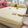 Sábana bajera de algodón 100% Grado Materno e Infantil Algodón Puro de Dibujos Animados Toalla Bordada Funda de Cama de Algodón Lavado Cubierta Protectora de Envoltura Completa para Colchón