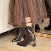 Sapatos de Salto Alto Estilo Francês, Botas Curtas de Salto Grosso para Mulheres, Novas Botas Afuniladas de Bico Quadrado para Verão e Outono 2025, Botas Martin Estilo Britânico, Sapatos Individuais