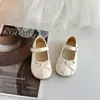 Zapatos Birkenstock casuales de nicho retro para niñas, nuevo modelo de verano 2025, adecuados para combinar con faldas, zapatos de vestir granny estilo ballet