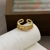 Anel de Luxo Leve Usado Banhado a Ouro com Cravação Completa de Diamantes, Design de Estrela e Peixe, Ajustável, Estilo de Nicho de Alta Qualidade, Anel Personalizado da Moda para Mulheres