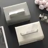 Caixa de Lenços de Couro Sintético Texturizado de Alta Qualidade para Uso Doméstico, Mesa de Centro da Sala de Estar, Caixa de Lenços com Mola de Luxo Leve, Caixa de Guardanapos para Desktop