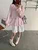 26 Outono Novo Estilo Blusa, Lã Merino Super Fina 100%, Estilo Coreano Cor Sólida com Capuz e Cordão Manga Longa Suéter de Tricô para Mulheres