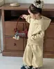 Mian Bao Zai Ropa Infantil 2026 Nuevo Otoño Conjunto de Punto de Color Sólido en Cuatro Colores Dos Piezas