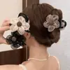 Accesorio para el Cabello con Pinza de Garra, 5 Flores Nuevas de Girasol con Pedrería, Fabricante de Moños de Alta Gama