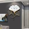 Reloj de Pared de Lujo Ligero con Hoja de Ginkgo Estilo Chino Nuevo, Diseño Hueco de Arte en Hierro, Moda Geométrica Silenciosa para Sala de Estar, Reloj de Pared para el Hogar