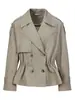 Trench coat curto estilo britânico retrô com gola com lapela e cordão, uma peça atemporal para mulheres, nova coleção de outono