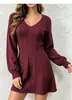 Vestido de punto trenzado con cuello en V de moda transfronterizo europeo y americano para mujer, suéter vestido de manga larga ajustado para otoño e invierno, color liso corto