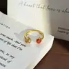 Nuevo Anillo Abierto de Lujo Ligero Estilo Chino Nicho Gama Alta con Carcasa de Esmalte Rojo, Perla, Fresa, Trébol de Cuatro Hojas, Calabaza para Mujer