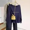 Sudadera con capucha de marca retro americana moderna, cuello oblicuo, hombros descubiertos, para mujer, primavera y otoño, talla grande, holgada, estilo perezoso, chaqueta fina