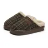 Pantuflas de algodón para mujer con punta cerrada 2026 nuevo modelo para el hogar de felpa cálidas con suela gruesa silenciosas antibacterianas desodorantes adecuadas para usar en exteriores pantuflas para hombre