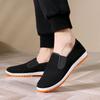 Venta al por mayor del fabricante Zapatos de tela del viejo Pekín para hombre Suelas gruesas de goma Color sólido Zapatos de tela negros para hombre Suela T Amarilla Zapatillas militares