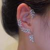 Pendientes colgantes de hojas de jade y ramas doradas con diamantes para mujer, desmontables, de dos piezas, con diseño de nicho.