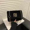 2026 Inverno Novo Estilo Inspirado em Chanel Acolchoado Corrente Fashion Versátil Alta Qualidade Texturizado Ombro Cruzado Pequena Quadrada Bolsa