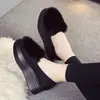 Zapatos difusos para mujer, estilo nuevo 2026, de suela suave, planos, forrados de felpa, cómodos y cálidos para usar al aire libre, zapatos de algodón engrosados para otoño e invierno