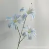 Nueva Flor de Lirio Dorado de 3 Cabezas Impresa en 3D Lirio Silvestre Decoración para Salón de Bodas Flor Artificial Exportación Directa Fabricante de Flores Artificiales Venta al por Mayor