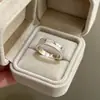 El mismo deslumbrante anillo de circón de Xiaohongshu, un diseño de nicho con alto valor estético, adecuado para el dedo índice, joyería versátil