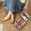 Verão 2025 Chinelos Franceses Retrô Fivela de Cinto de Uma Linha Bico Aberto Bico Quadrado Sandálias Rasteirinhas Femininas Salto Baixo Sapatos Romanos