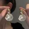 Brincos de Vieiras 2025 Novo Estilo Francês Luxo Leve Bloqueio de Cor Dourado e Prata Brincos de Tarraxa Estilo Nicho para Mulheres Estilo Tendência Personalidade