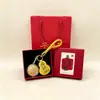 Chaveiro Pingente Dourado do Ano da Ovelha com Decoração em Folha de Ouro Conjunto em Caixa de Presente Personalizado para Negócios Presente Personalizado Atacado