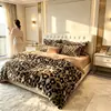  Coelho Dinamarquês Pelo de Coelho Estampa de Leopardo Veludo Leite Conjunto de Quatro Peças Luxo Leve Capa de Edredom Dupla Face Inverno de Alta Qualidade Lençol de Cama Espessado de Veludo Coral