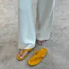 Chanclas Retro Casuales de Suela Blanda para Uso al Aire Libre, Nuevo Estilo 2026, Cómodas Sandalias de Tira Dedo Redondas para Vacaciones en la Playa para Mujeres
