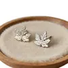 Pendientes de Hoja de Arce de Diseño Retro de Gama Alta para Mujer, Estilo Universitario, Exquisitos y Compactos, Estilo Bosque, Estilo Minimalista, Accesorios de Joyería para Orejas al por Mayor
