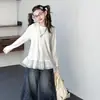 Jaqueta Feminina 2026 Outono Nova Cor Blocada para Crianças Médias e Grandes Estilo Escolar Acabamento em Renda Roupa Esportiva Outono Inicial Tendência