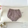 Shorts de Xadrez Finos de Verão para Crianças 2026 Estilo Coreano para Meninos e Meninas Bebê Bolso Botão Calças PP Grandes Calças Lanterna para Bebês