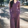 Outono Tardio e Inverno Inicial Transfronteiriço de 2025, Popular Este Ano Lindo Baseado em Sal Leve e Maduro High-End Relaxed Wear Malha Roxa
