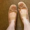 Primeiro Encontro: Estilo doce e delicado, sapatos Mary Jane modernos e confortáveis com laço, adequados para mulheres, para o trajeto diário, design de bico fino, e podem ser usados como sapatilhas.