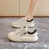 Grulla de Almohada Blanca 2026 Llegada Nueva de Primavera Venta Caliente Zapatos Blancos de Suela Gruesa Estilo Coreano para Mujer Estudiante Nuevo Casual Aumento de Altura Correr Caliente