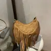 Moda Primavera 2026 Bolso Nuevo con Borlas Tachuelas de Moda Nicho Retro Alto Valor Simple Casual Bolso de Hombro