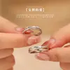 Anel de Casal Amor Entrelaçado Simples Moda Leve Luxo Anel Masculino e Feminino Celebridade da Internet Senso de Design Personalidade Anel Cruzado Tendência