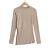 2024 Início do outono Novo nicho Design Crewneck Amassando Side Split Camiseta de manga comprida com camisa de base irregular