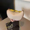 Bolso de Mano tipo Empanada de Diseño Exclusivo, Diseño Único y Versátil, Bolso de Mano para el Trabajo, Bolso de Cadena, Bolso de Mujer Exquisito y Elegante