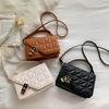 Nova bolsa retrô de cor sólida pequena 2022 moda outono em relevo bolsa mensageiro estilo ocidental rombus simples bolsa feminina portátil