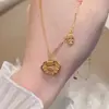 Collar Colgante Candado de Bendición Candado de Paz con Patrón de Nube Estilo Chino Clásico para Mujer, Cadena Clavicular Hueca Dorada de Moda