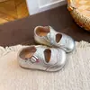 Zapatos Mary Jane Pequeños de Cuero Estilo Casual Retro Anti-Caída con Hebilla Cruzada 2026 Otoño Nuevas Llegadas Zapatos Individuales Pequeños para Niñas