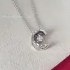 Collar Clásico de Pedrería para Mujer, Patrón de Diamantes, Estilo Chanel V Chapado en Oro de 18 Quilates, Cadena Minimalista de Coco de Lujo Ligero para Suéter