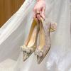 Zapatos de Boda de Tacón Medio para Mujer 2025 Nuevo Estilo Francés Piedras de Strass Lazo Zapatos de Novia Elegantes Vestido Punta Fina Tacón Grueso Zapatos Individuales para Mujer