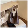 Conjunto de Duas Peças Ombro Único para Trabalho e Dia a Dia Estilo Coreano Retrô Grande Capacidade Feminino 2026 Nova Bolsa Tote Grande Popular