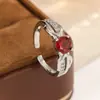 Anillo de Zirconia con Piedra de Color de Lujo Ligero para Mujer, Diseño de Alta Gama, Anillo Abierto Versátil de Estilo Commuter de Nicho, Regalo para Mejor Amiga