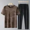 Traje Deportivo Casual de Seda Helada Nuevo de Verano, Camiseta Redonda Estampada por Todas Partes, Conjunto de Manga Corta + Pantalón Largo para Hombre, Camiseta sin Cierre