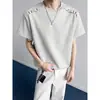 Top de marca moderno com design bordado de manga curta, estiloso e descolado, camiseta de estudante desconstruída, manga curta masculina, estilo americano, preto